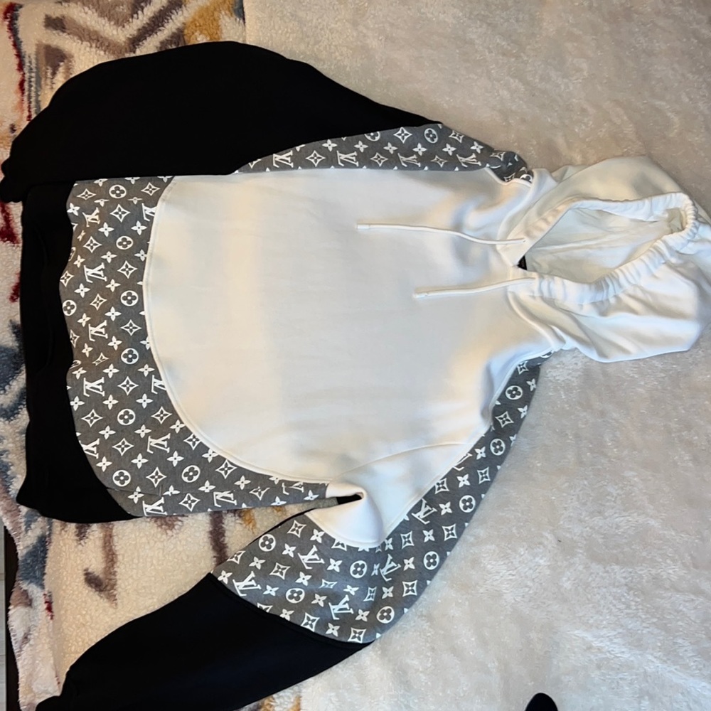 Mens Louis Vuitton sweater